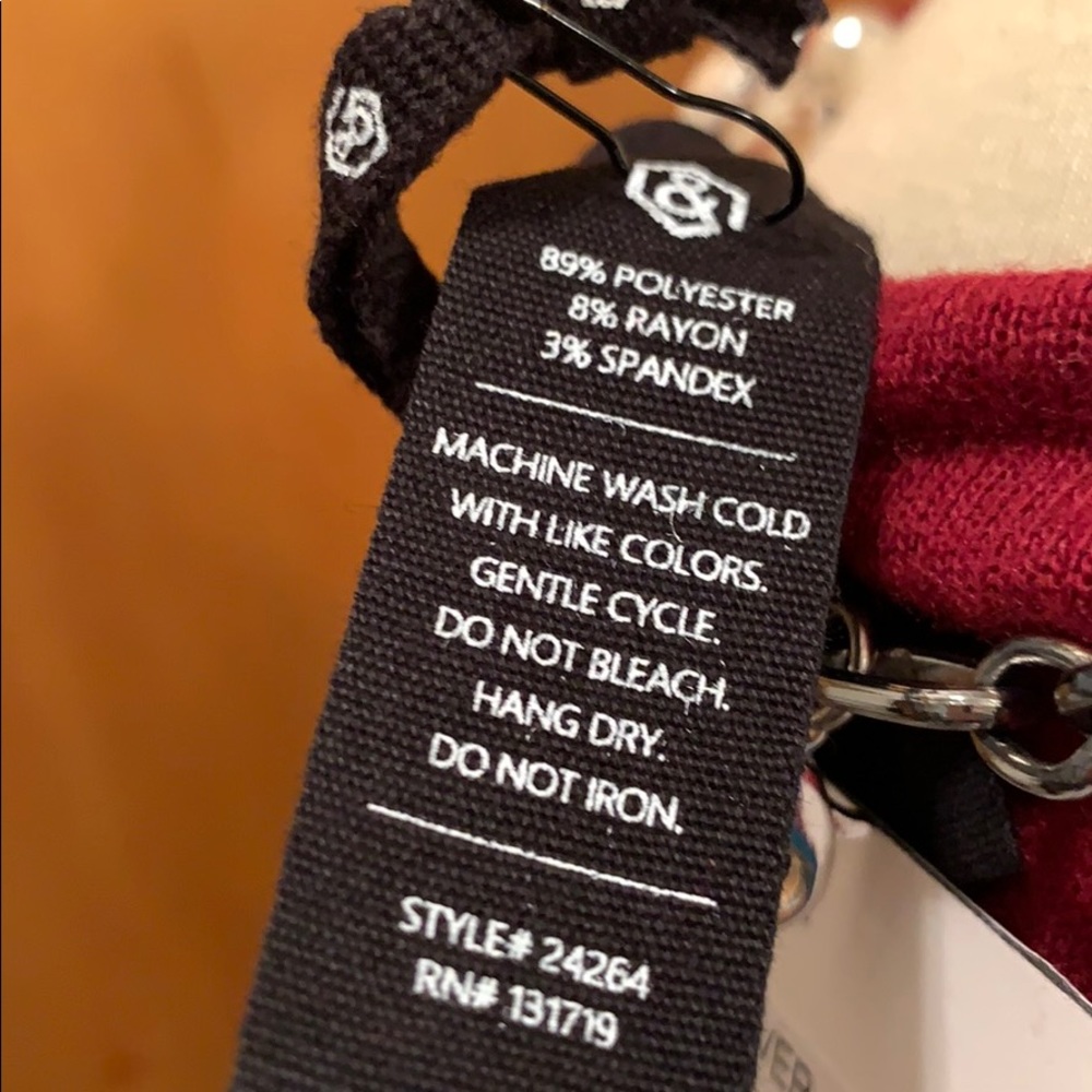 BNWT pullover - Picture 5 of 5
